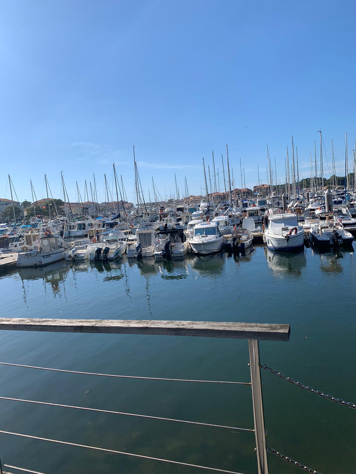 Bateaux amarrés dans la marina de Saint-François